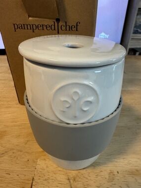 Pampered Chef Ceramic Egg Cooker